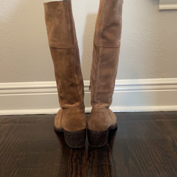 Distressed suede western-style boots - Picture 3 of 4